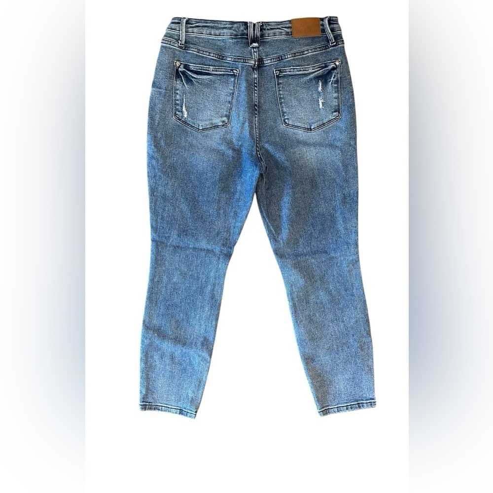 Women’s JUDY BLUE Distressed Slim Fit Jeans Size 13/31 - Picture 2 of 9